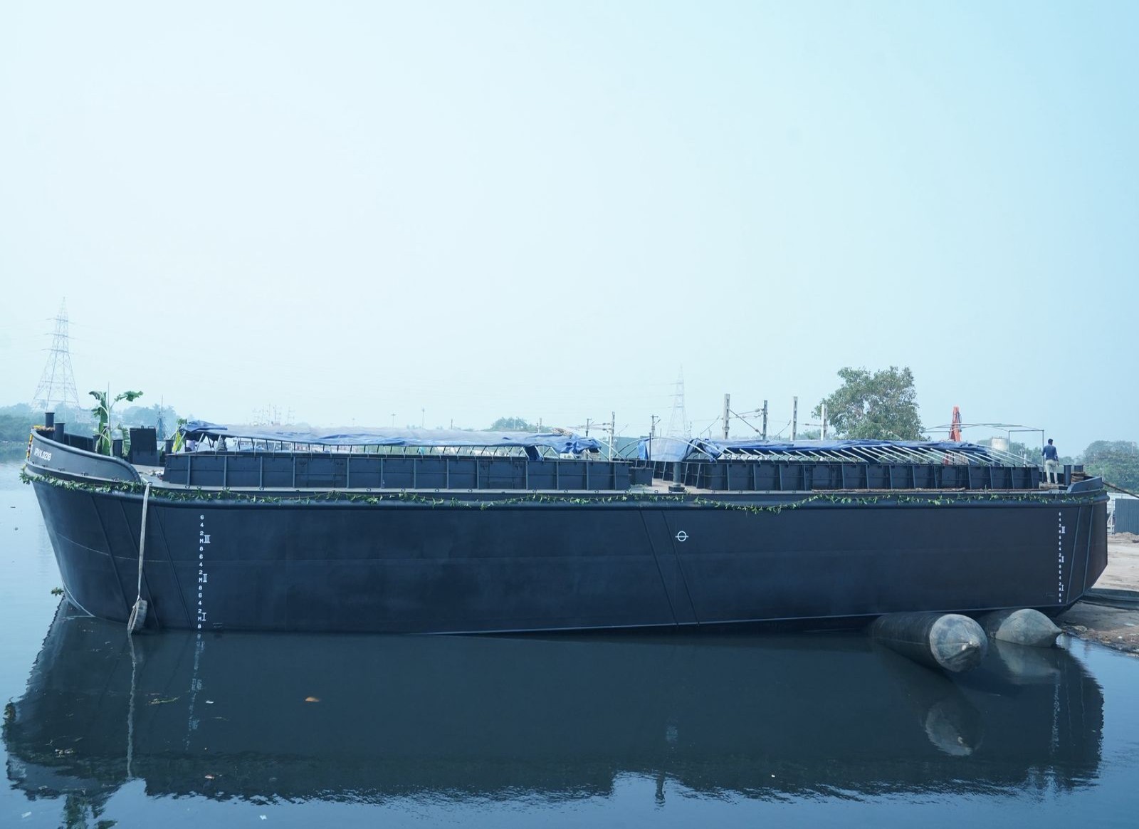 Barge & Pontoon  photo 2